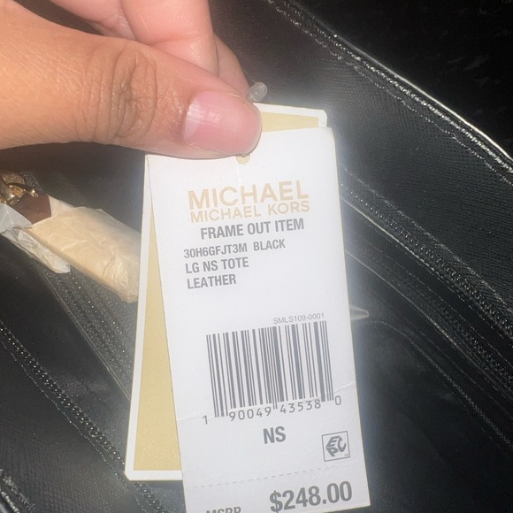 Michael Kors Frame Out Item Large Tote Bag - Picture 16 of 16